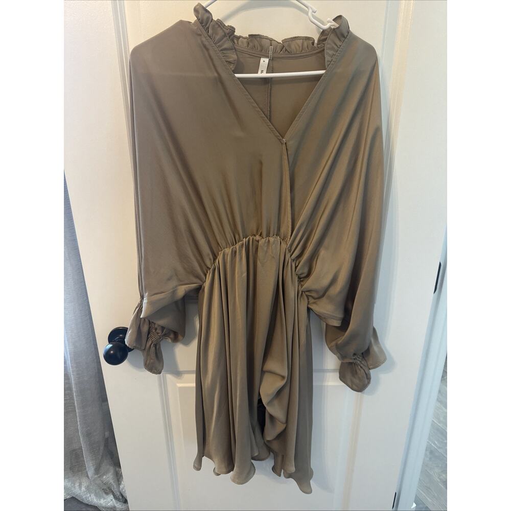 Women’s Glam Ruffled Bat Wing Taupe Satin Beige Mini Dress Size Medium